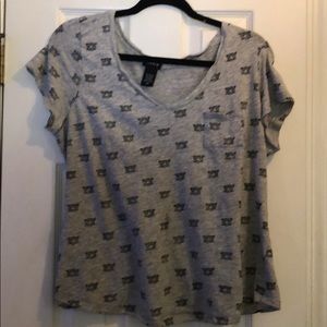 Torrid Cheetah v-neck shirt size 00